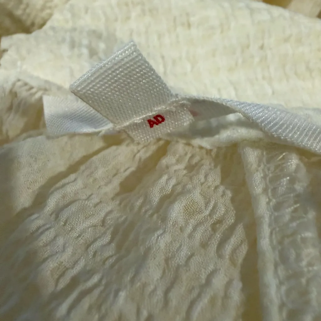 Levi's Cream Textured Women's Blouse - Image 3