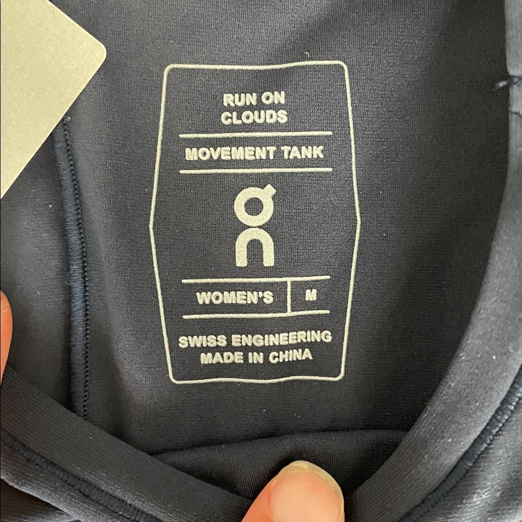 NWT On Running Movement Tank Penn Relays Navy Size Medium Blue - Image 5