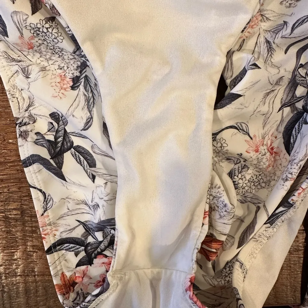 Rachel Roy One Piece Swim Suit White Size M - Image 3