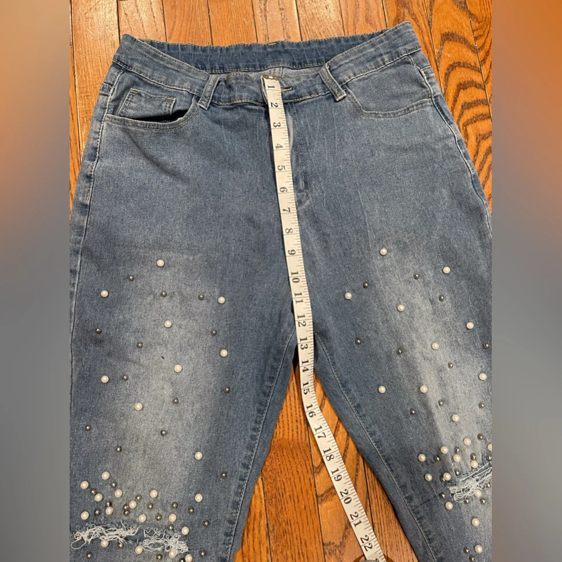 SHEIN Blue Pearl Embellished Cropped Jeans - Image 8