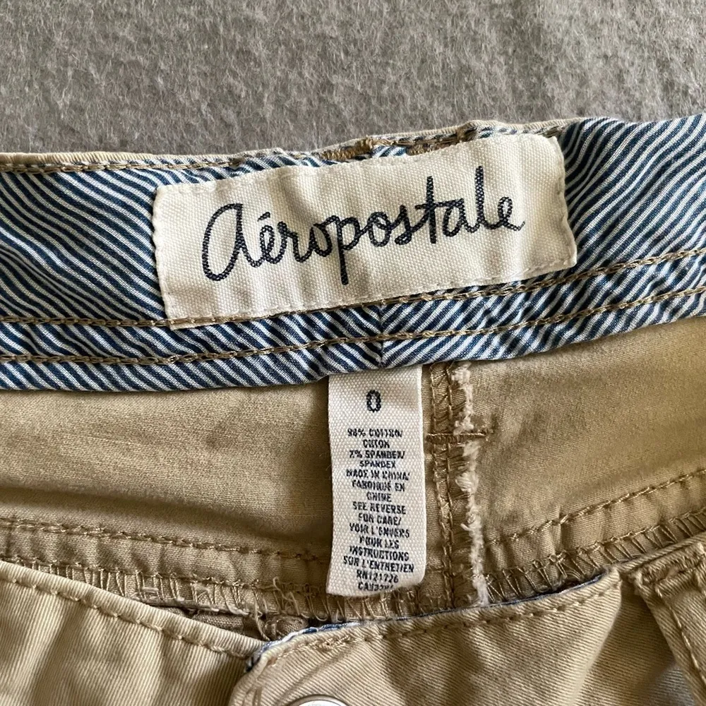 🌞 Aeropostale Beige Twill Chino Shorts 👟
Size 0 - Image 4