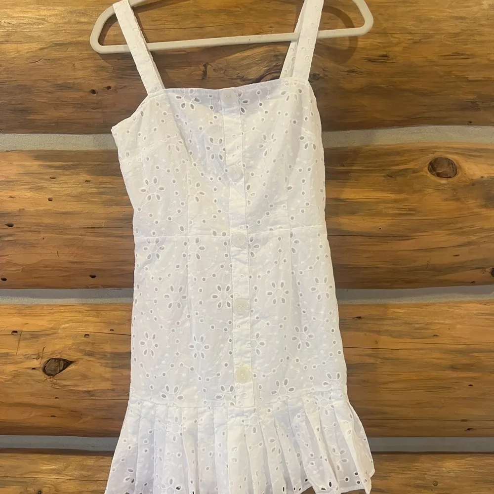 x Target White Eyelet Ruffle Hem Dress - Image 5