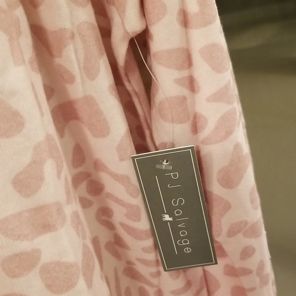 đź’•PJ SALVAGEđź’• Long Sleeve Pajama Top ~ Blush Animal Print Small S NWT - Image 10