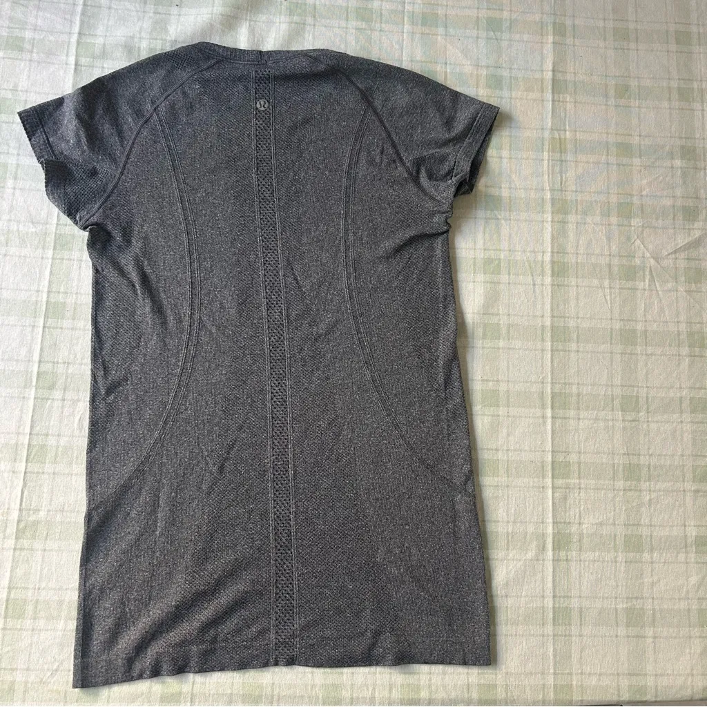 Lululemon Swiftly Gray Women's Athletic Top - Image 5