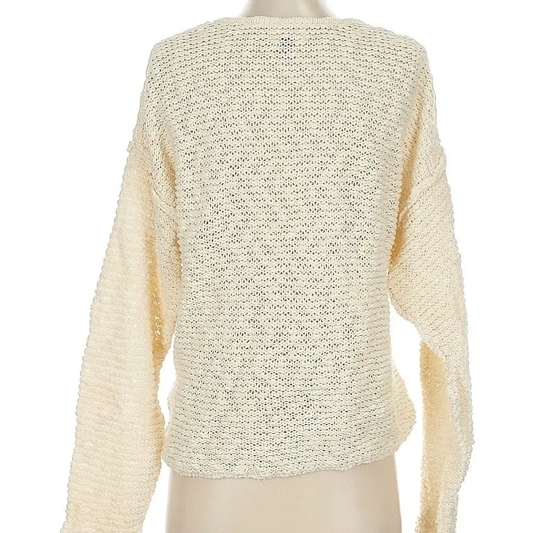 Universal Thread Women's Cream Sweater Size Medium - Image 2