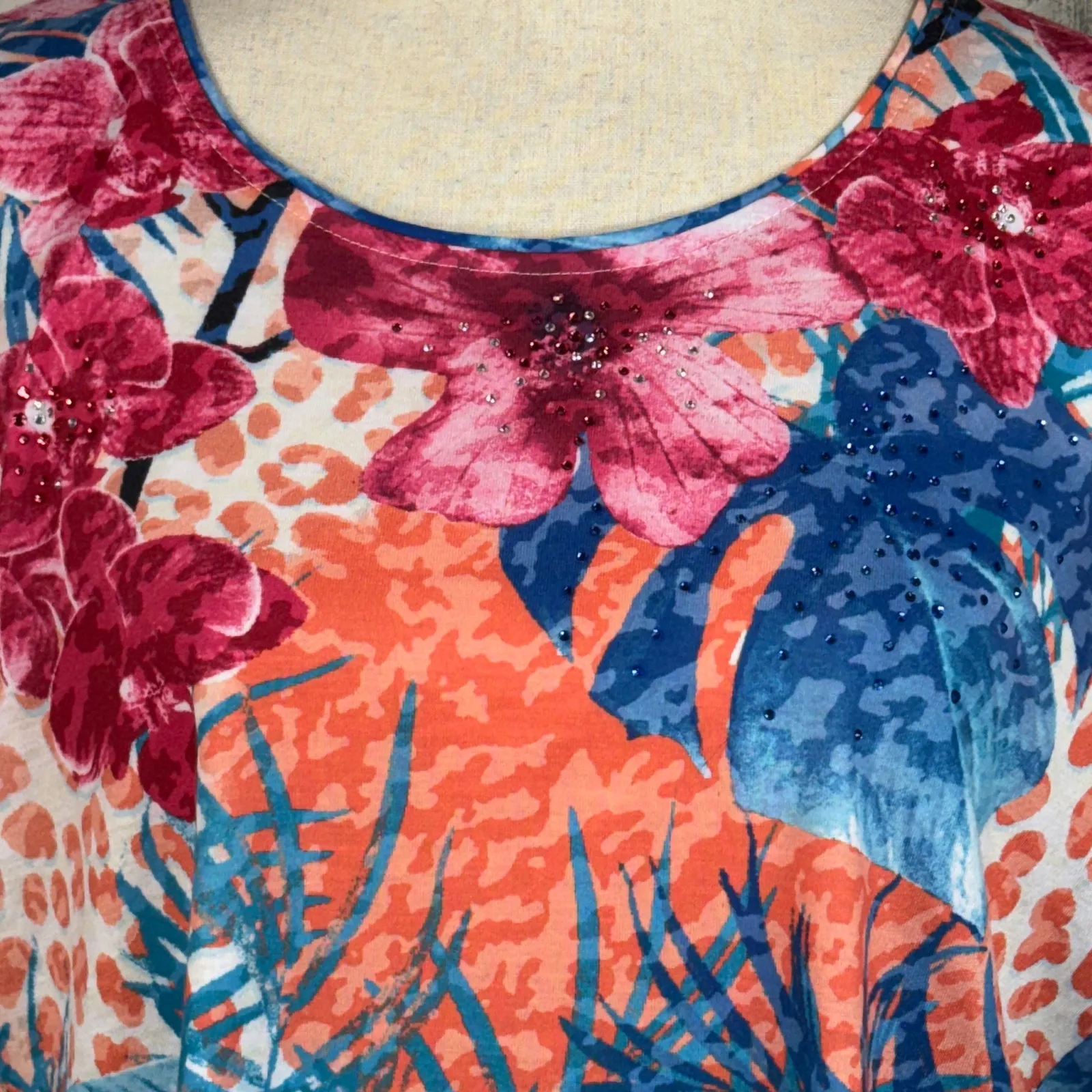 Allison Daley Large Top Floral Stretch Embellished Short Sleeve Round Neck Multi - Image 2