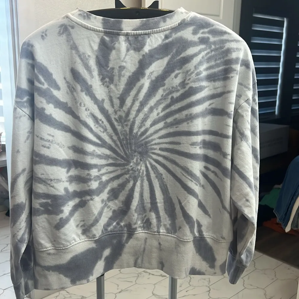 Comfy sweatshirt! - Image 2