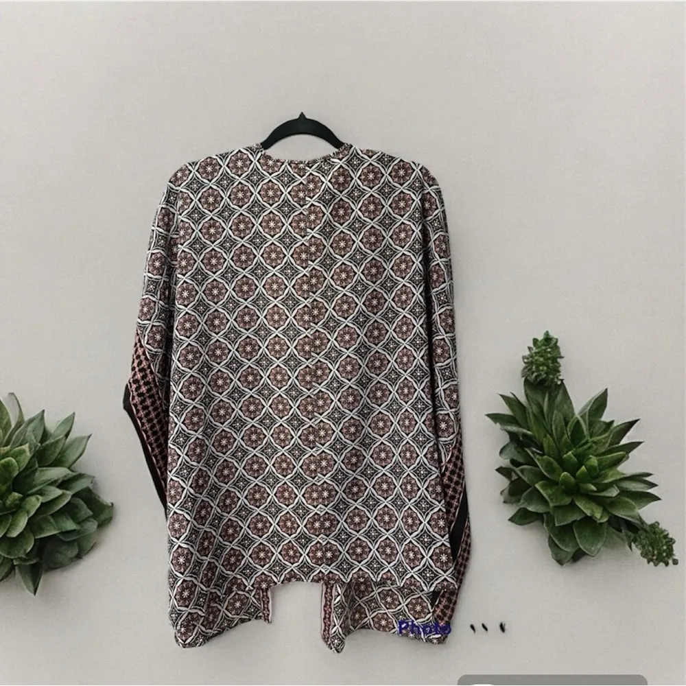Max Studio Boho Abstract Mosaic Pattern Flowy Kimono-Size S/M - Image 2