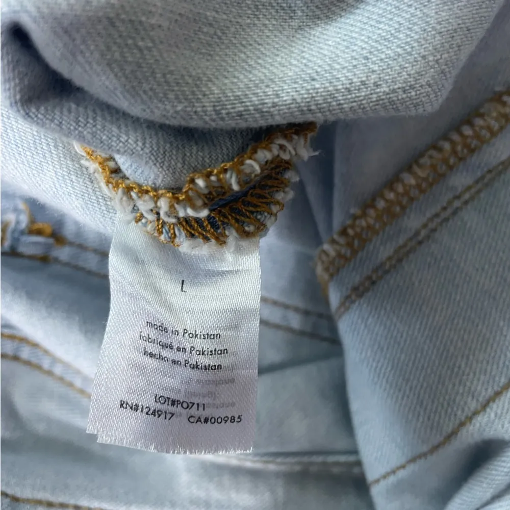 WeWoreWhat Light Wash Denim Slit Hem Raw Edge Overalls Shorts - Size Large - Image 13