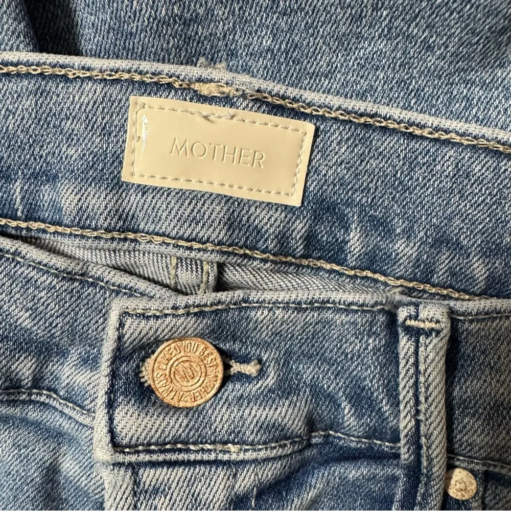 MOTHER The Insider Crop Step Fray Love in A Boat Distressed Jeans Size 28 Blue - Image 15