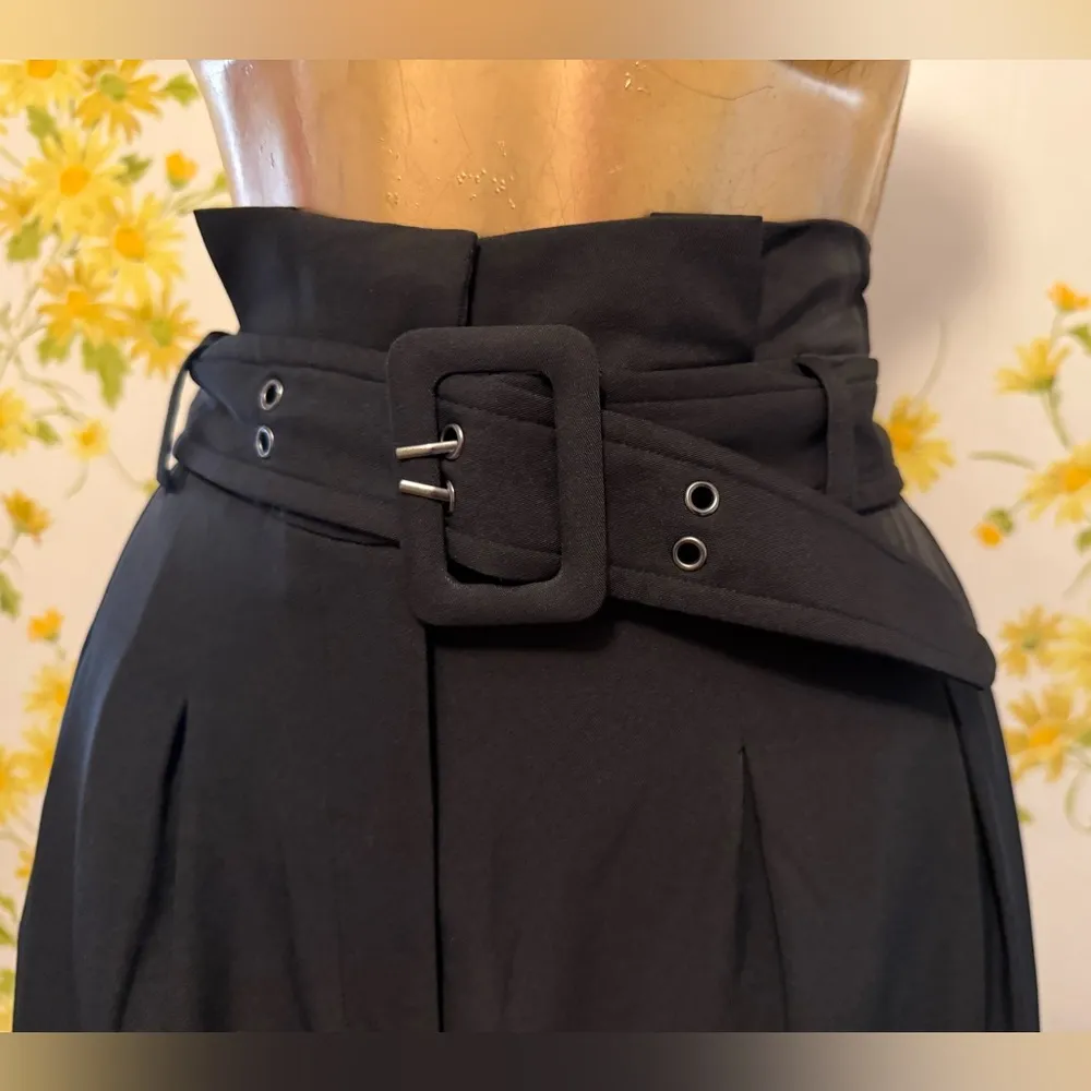 Women's pleated front Black Belted trousers size L - Image 3