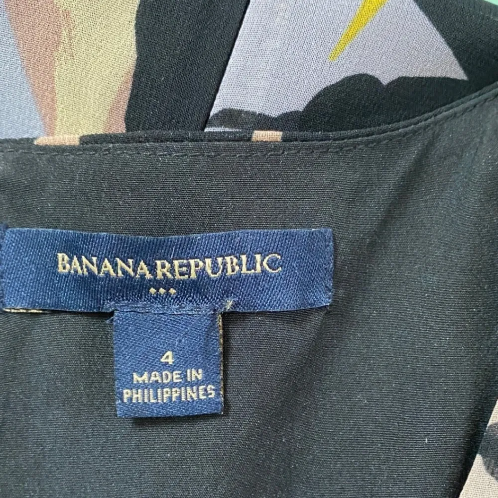 Banana Republic Sleeveless Print Wrap Cool Neutral Dress Abstract Floral - EUC 4 - Image 8