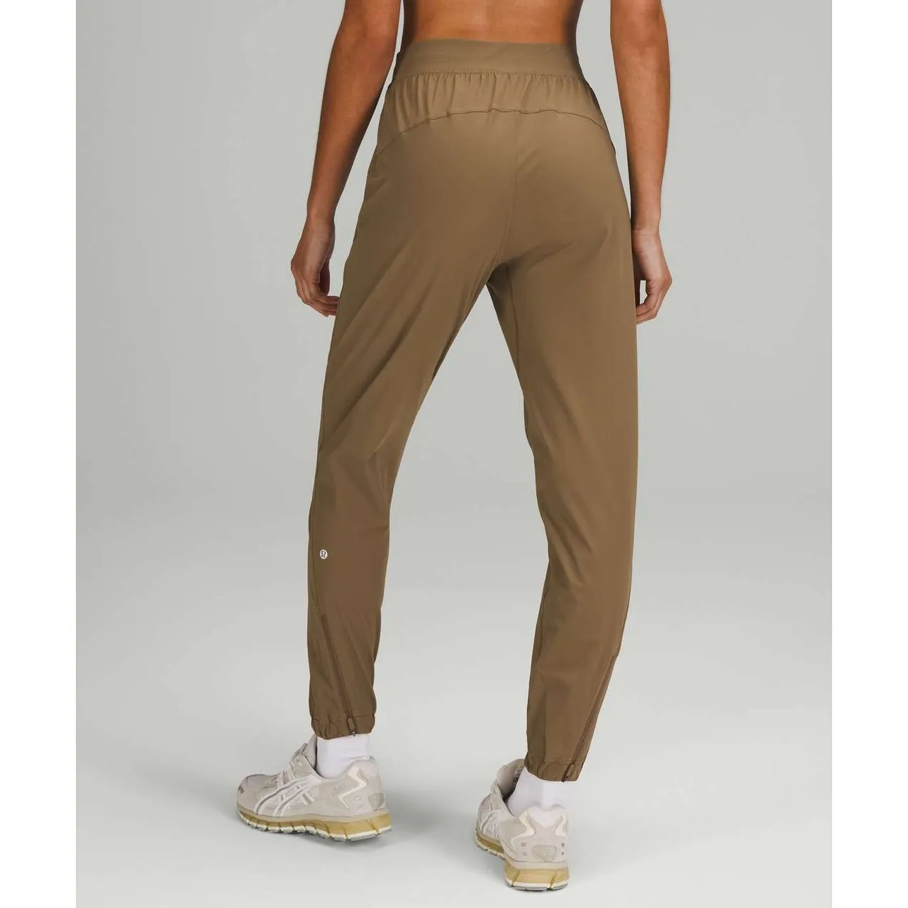 Lululemon Adapted State Jogger in Artifact Size 10 - Image 2