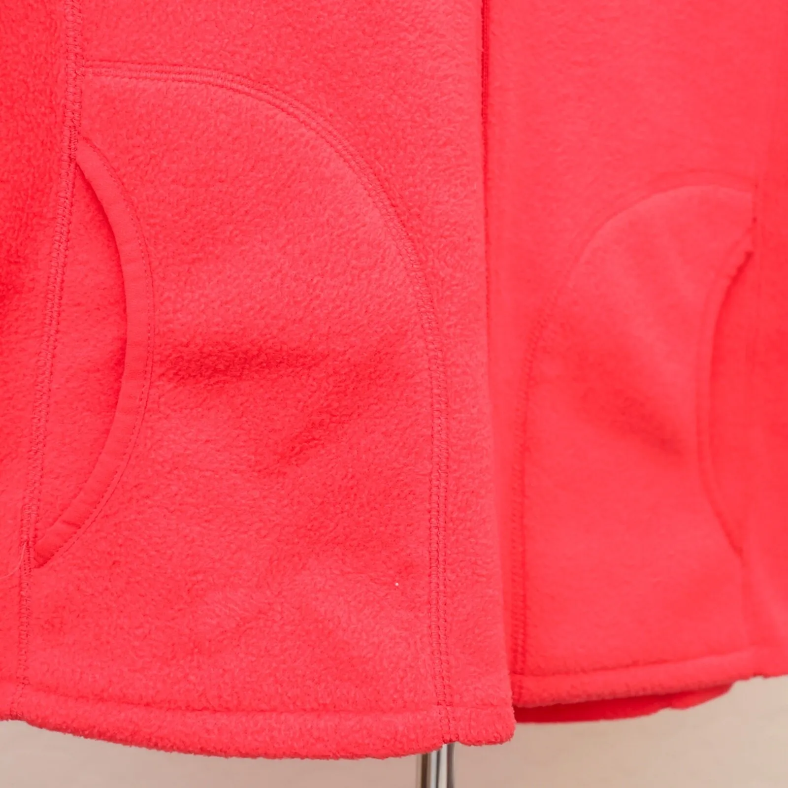 Woolrich Andes Fleece Vest Women's Medium Coral‎ Pink Full Zip Cold Weather Soft - Image 3
