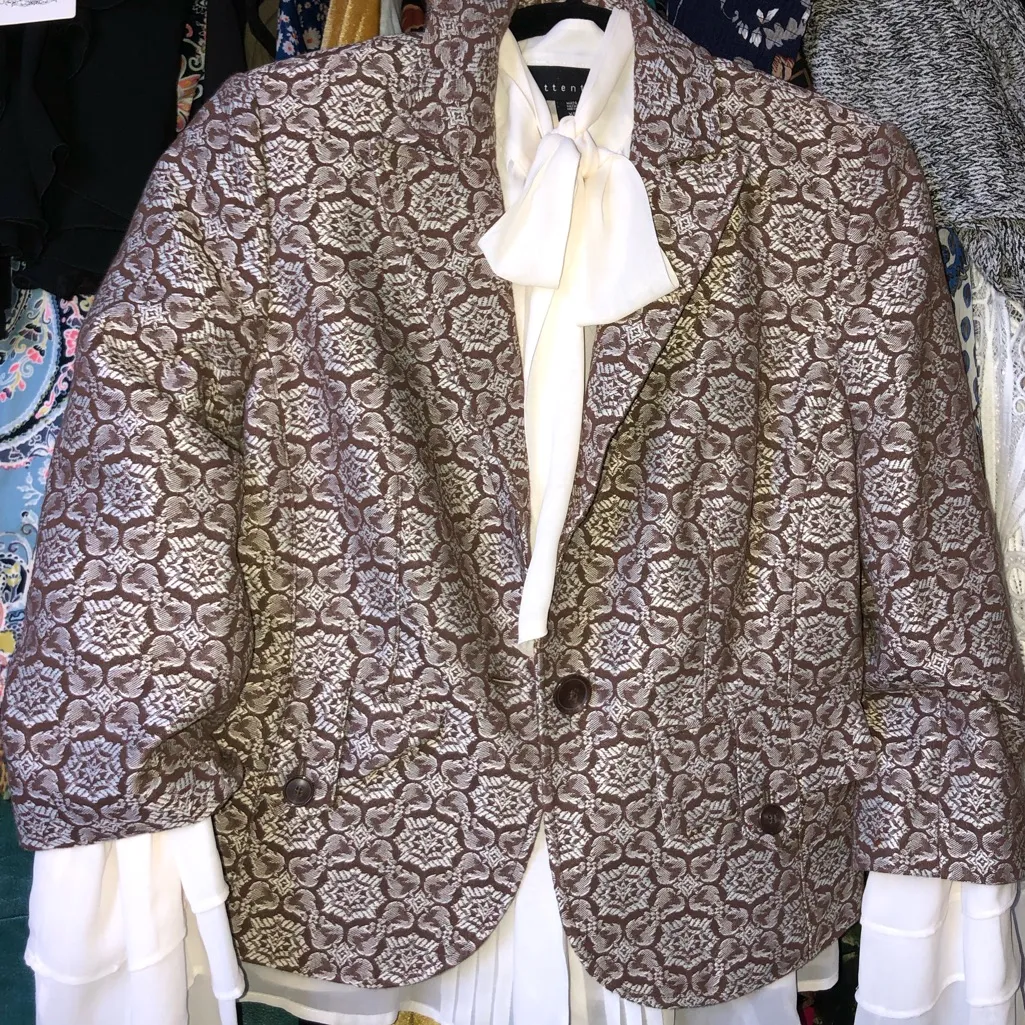 Elegant Brown Patterned Women's Blazer Size XS - Image 4