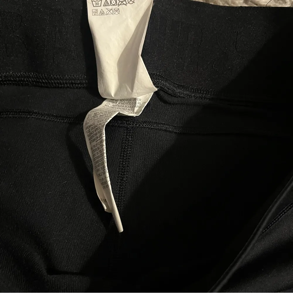 Under Armour black full length leggings size large - Image 3