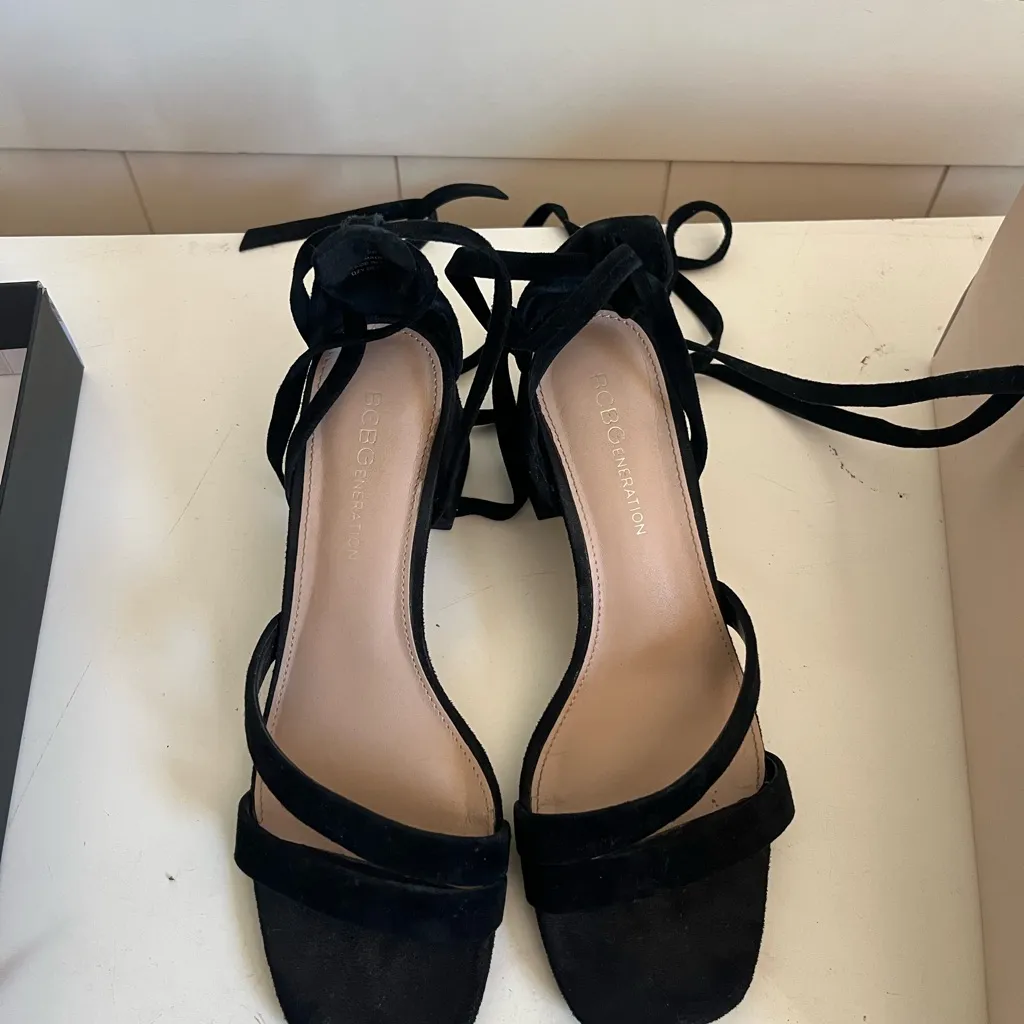 BCBG Women’s Black Wrap Up Suede Block Heels with original box Debby Size 6.5 - Image 3