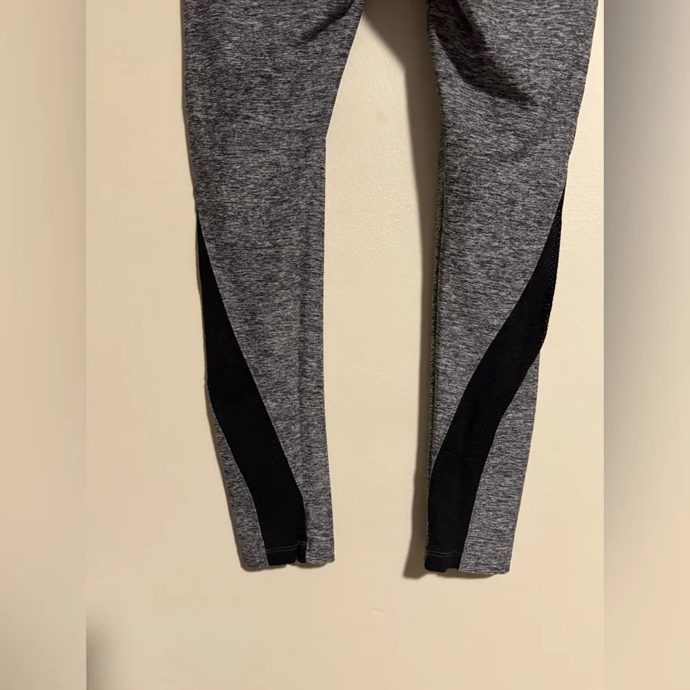 EUC Pink Victoria’s Secret Gray and Burgundy Ultimate Leggings size medium - Image 12