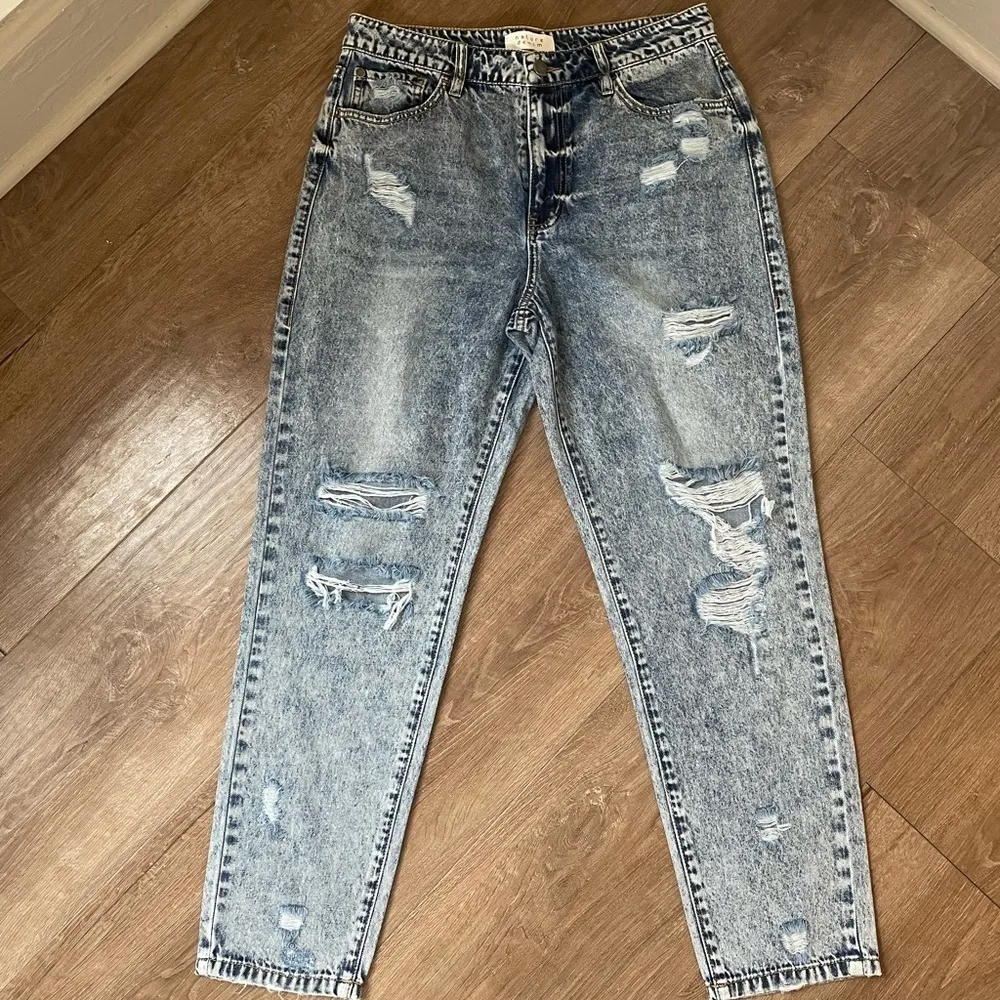 nature denim high rise light wash distressed mom jean women’s size 11 inseam 29 Blue - Image 3