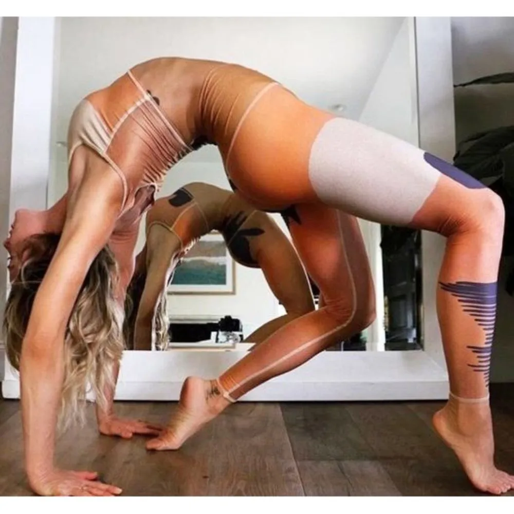 Coyote Moon Hot Pants Dusk High-Rise Waist Wolf Desert Cactus Skinny Yoga - Image 5