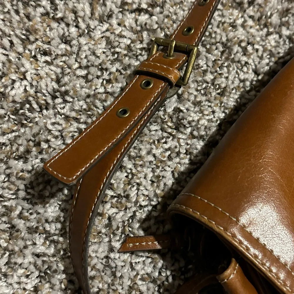 Vintage Leather Nine West Crossbody Bag Purse - Image 5