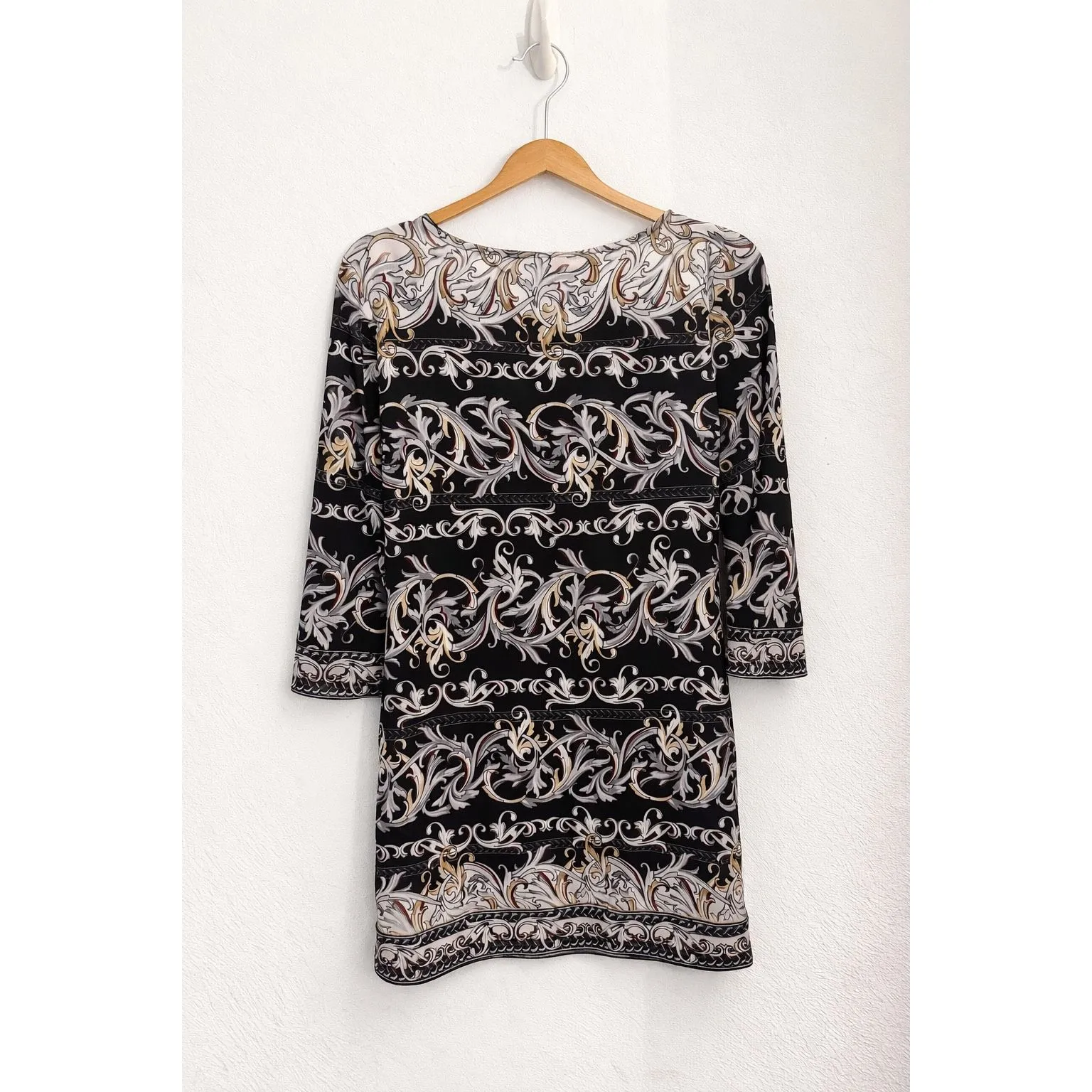 White House Black Market Baroque Print Shift Dress Black Stud Neckline Size S - Image 2