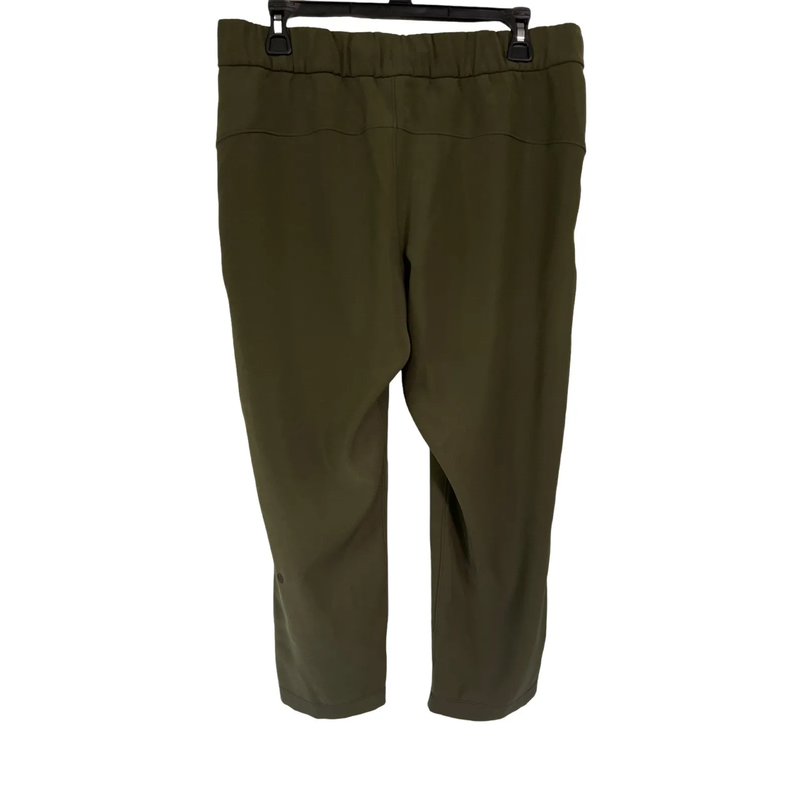 Lululemon On The Fly Crop Olive Green Pants Womens 8 Elastic Waist Travel - Image 4