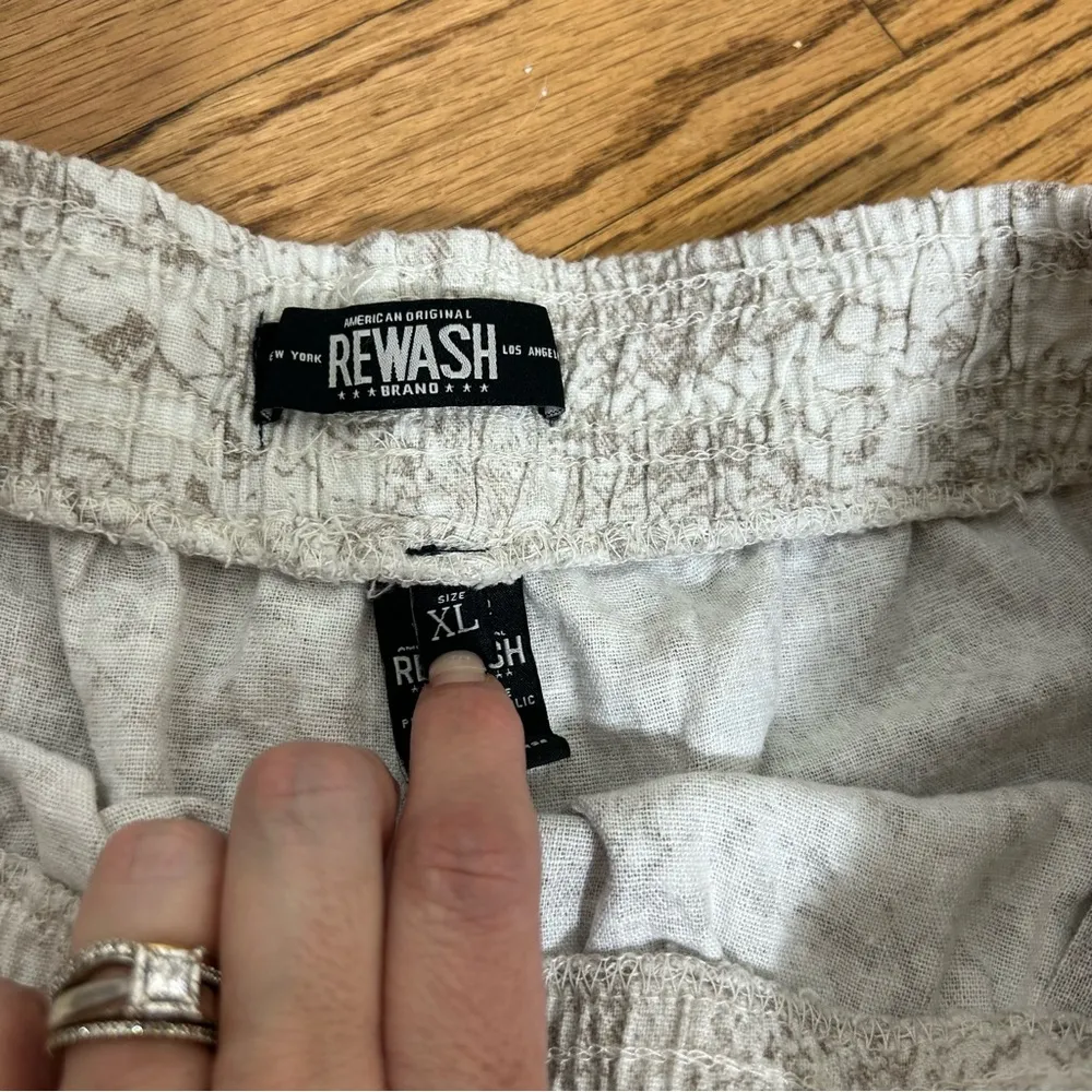 Rewash | Snake Print Linen Blend Lightweight Shorts Size   XL - Image 4