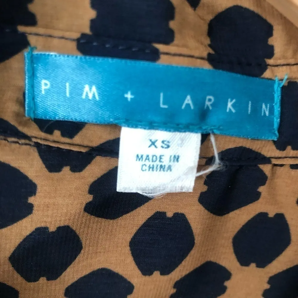 Pim + Larkin  patterned button up blouse - Image 3