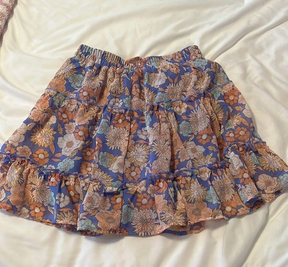 cute flowy floral skirt - Image 2