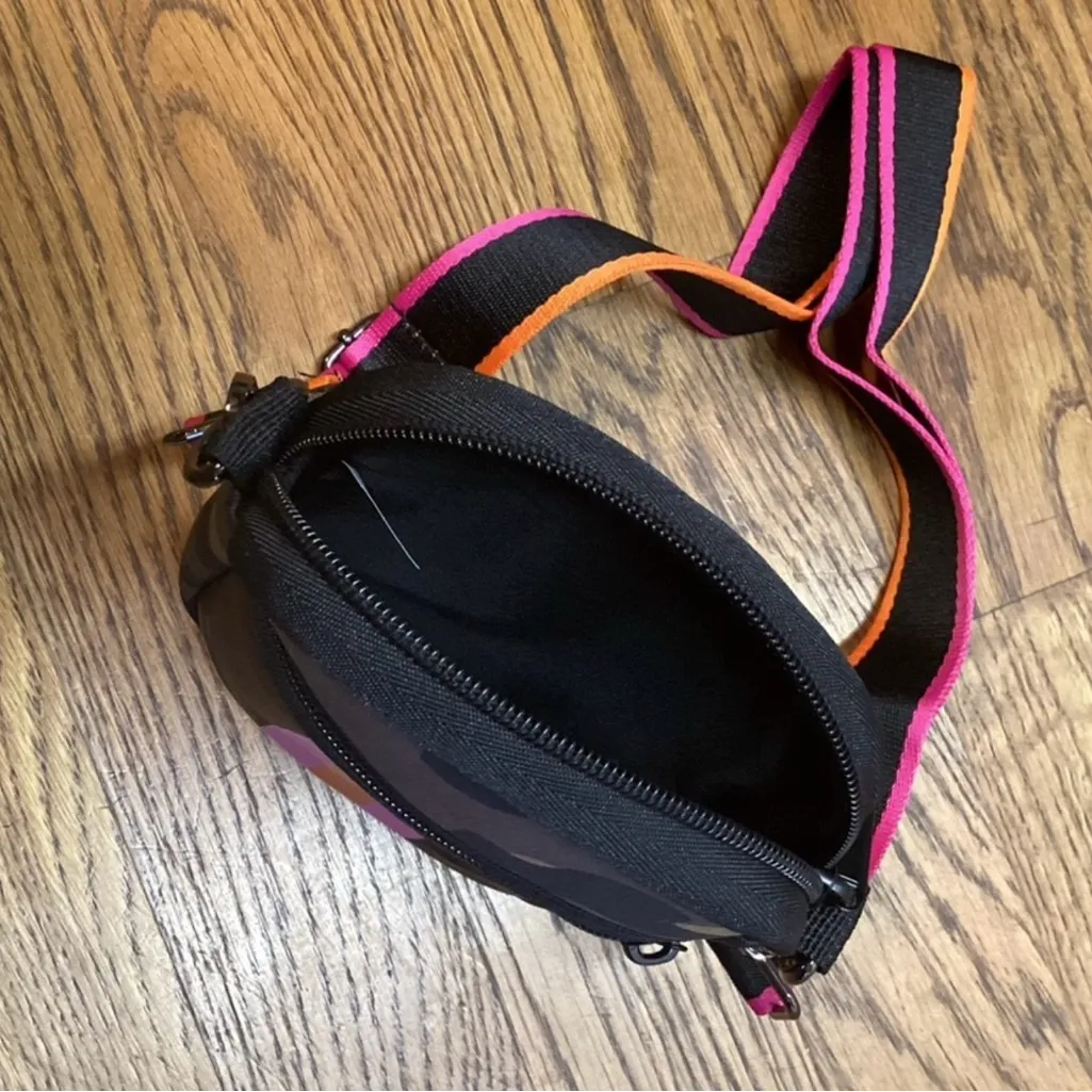 Camo cross body bag. Neoprene. Green - Image 11