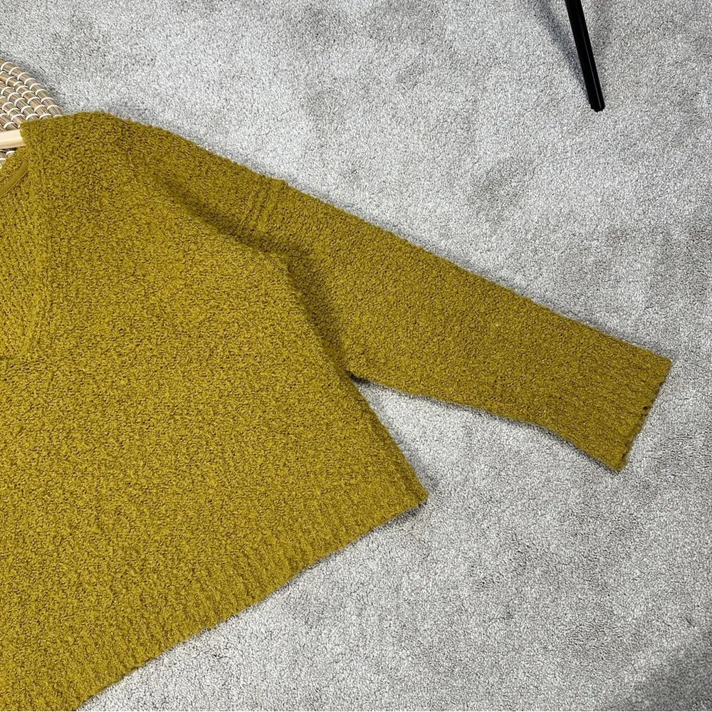 Free People Finders Keepers Sweater Boucle Knit V-Neck Slouchy Boho Moss Green M - Image 7
