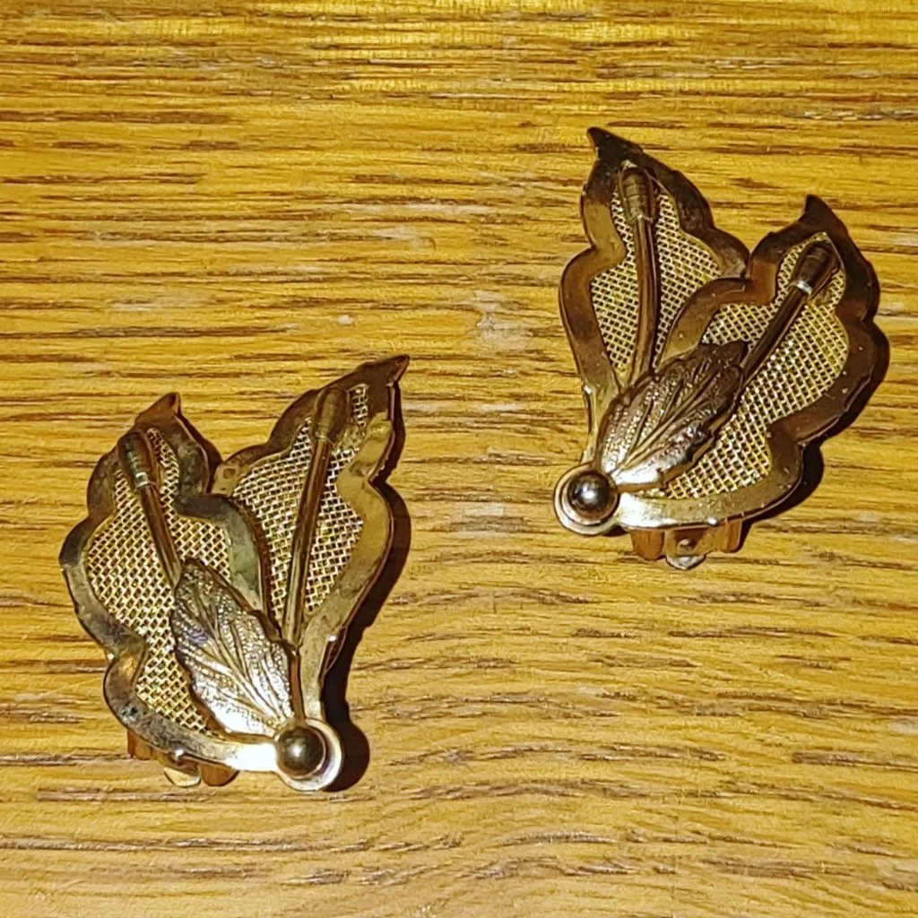 Motif Leaf Earrings Vintage Gold Tone Clip On 1950 Mesh Botanical Multi Layered - Image 10