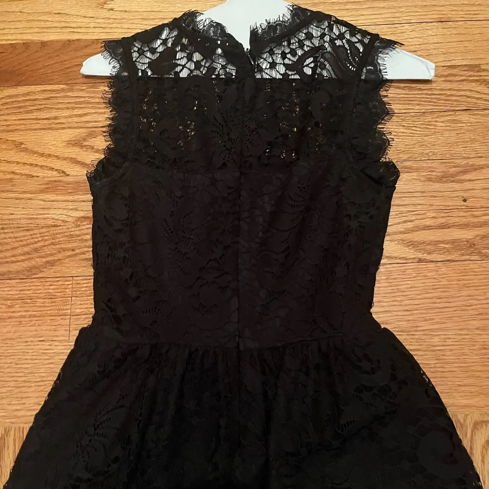 Lacy black dress - Image 3