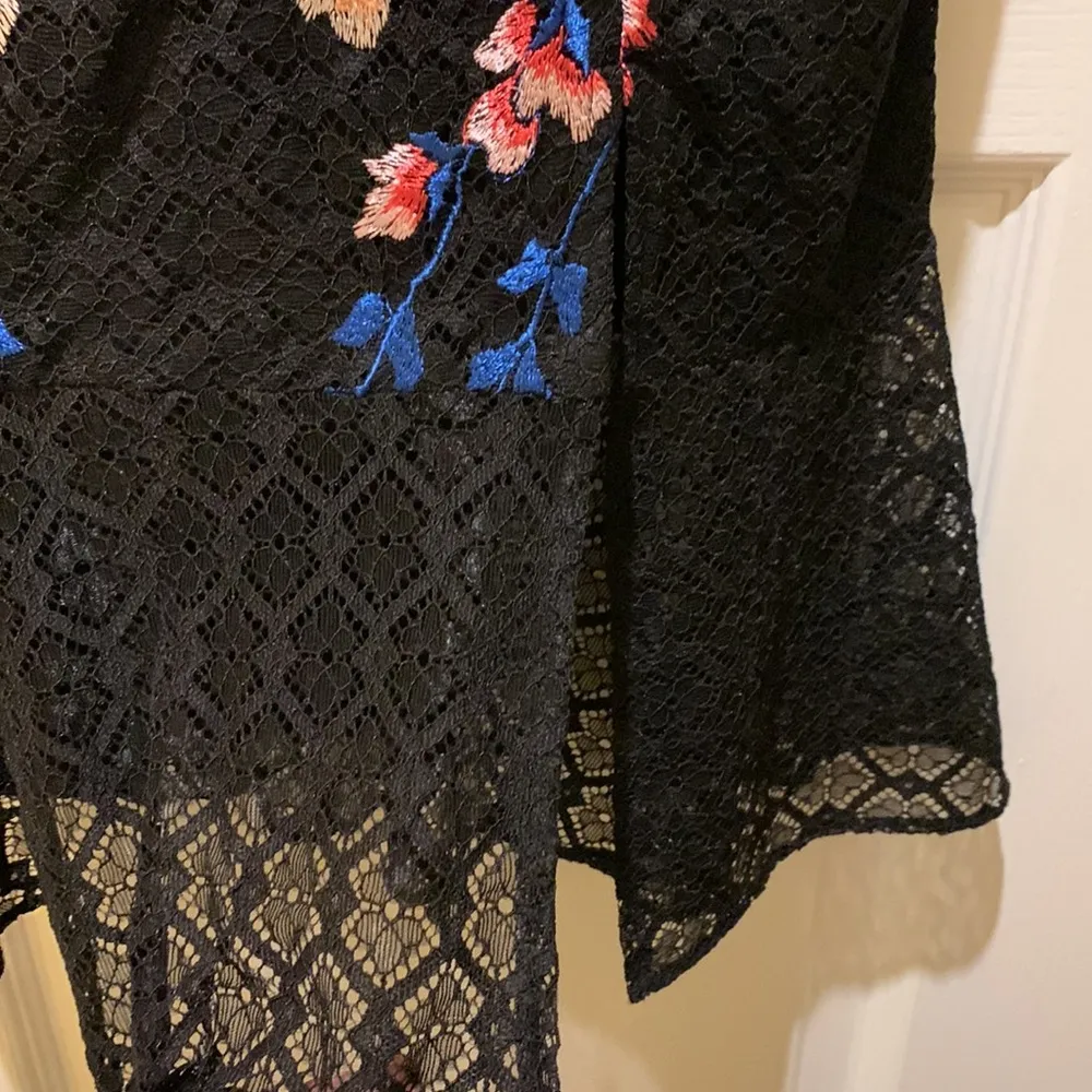 Dress Black Lace with adjustable Straps and Embroidery on Front - Image 10