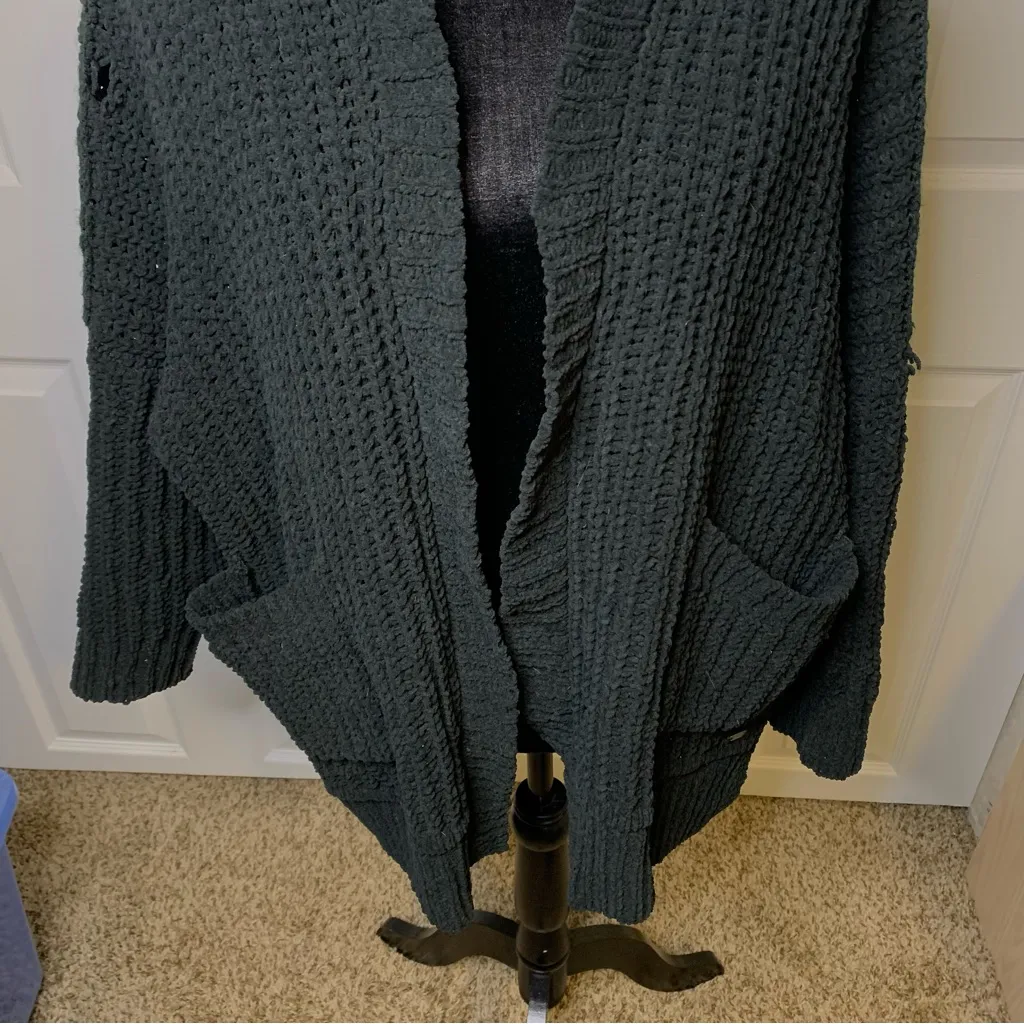 Hollister Women's Oversized Dark Knit Cardigan - Image 3