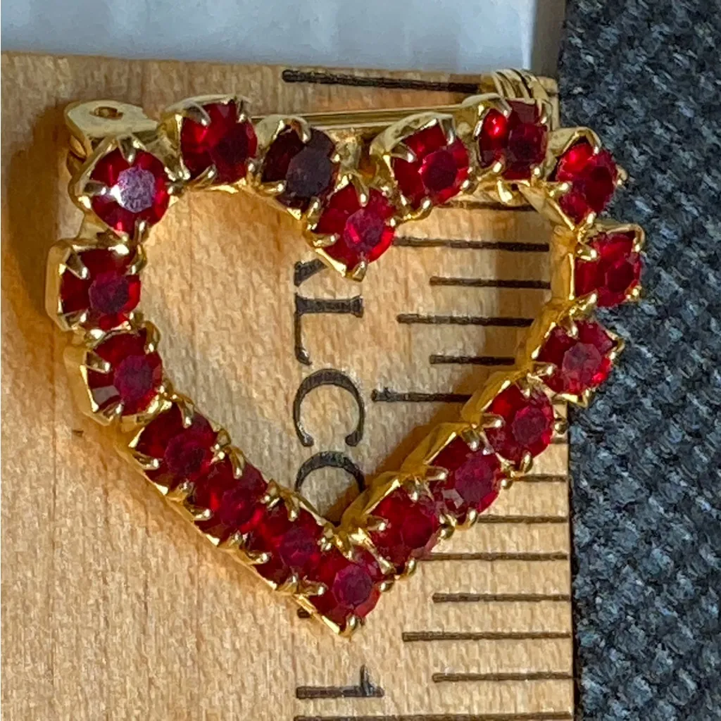 Vintage Red and Gold Heart Brooch - Image 6