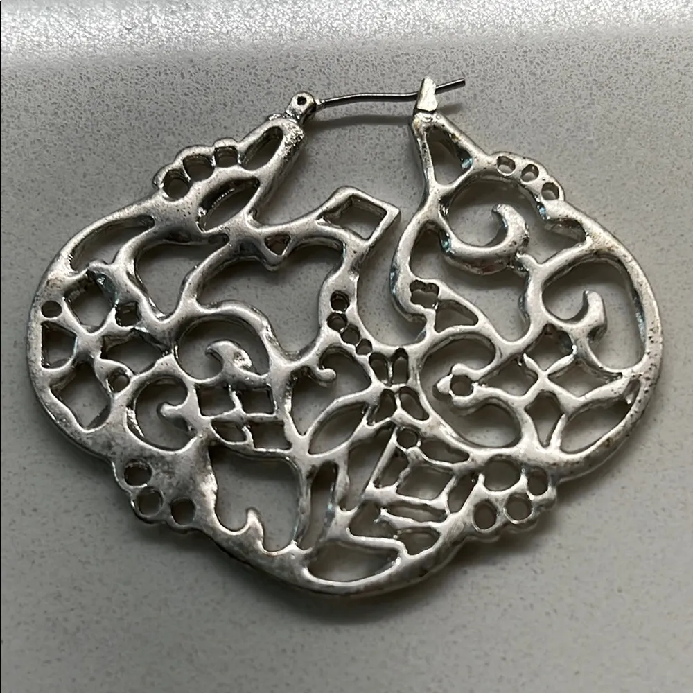 Bohemian Silver Rustic Filigree Earrings with Intricate Design - Image 5