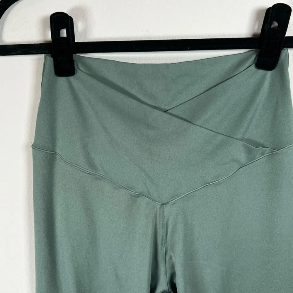 Offline by Aerie Real Me Xtra 7/8 Crossover Leggings Green Buttery Soft Large - Image 3