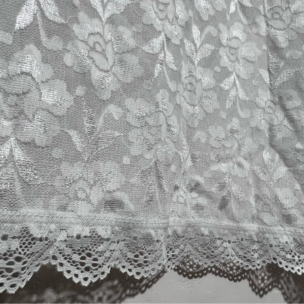 Delicate White Lace Chemise with Floral Pattern :Box OW3: Size M - Image 2