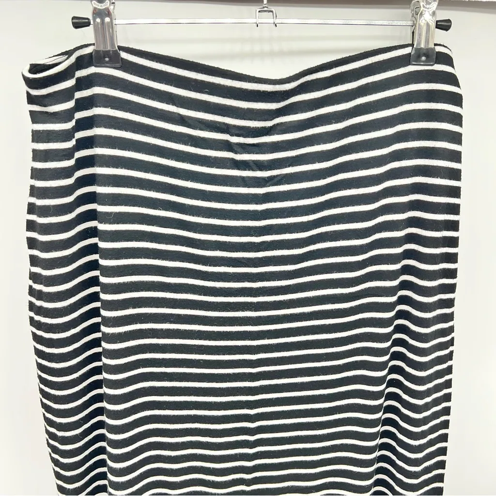 Old Navy Black and White Striped Jersey Knit Pencil Skirt-Size L - Image 5