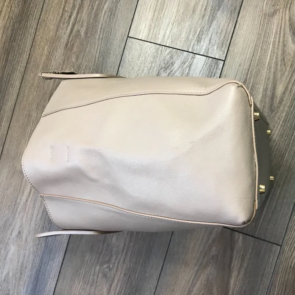 TMRW Studio Antonio Medium Leather Crossbody Bag Removable Inner Pouch Neutral‎ - Image 10