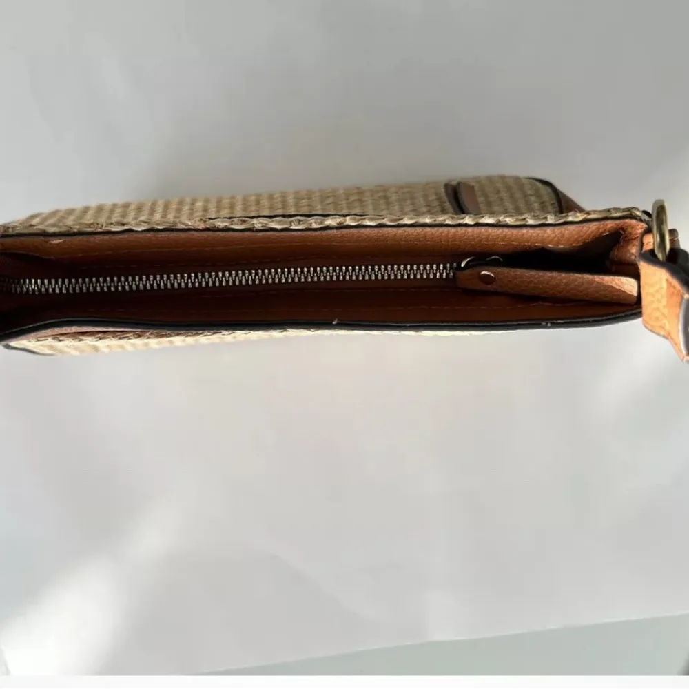 Tan Barri Seasonal Women Shoulder Bags New Without Tags - Image 6