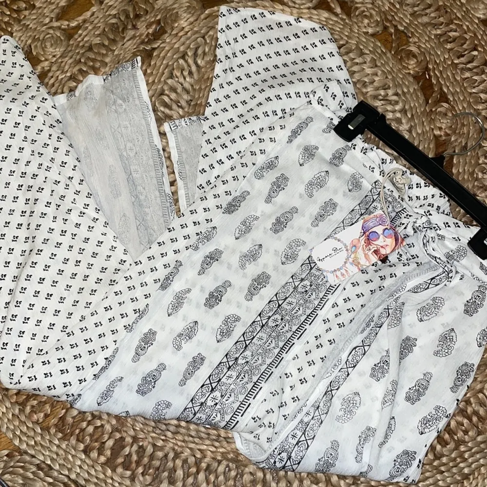 Gypsie Blu M FLORAL PRINTED WHITE RAYON CREPE BOTTOM PANTS FOR WOMEN Black Size M - Image 3