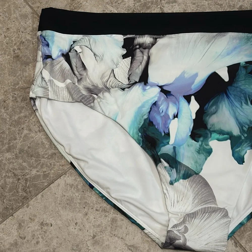 Calia By Carrie Underwood Bikini Bottom XL Ocean Iris White - Image 3