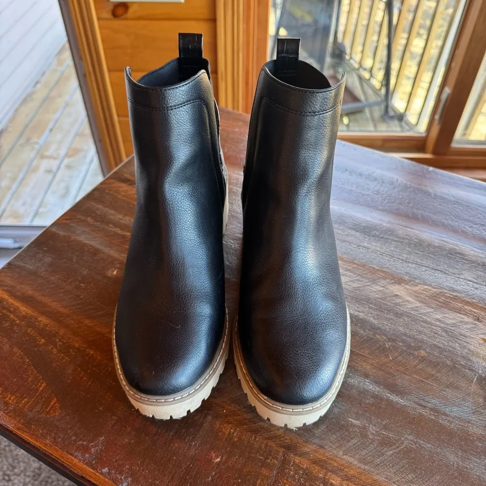 Buckle Rielle Chelsea Black Leather Ankle Boots - Image 2