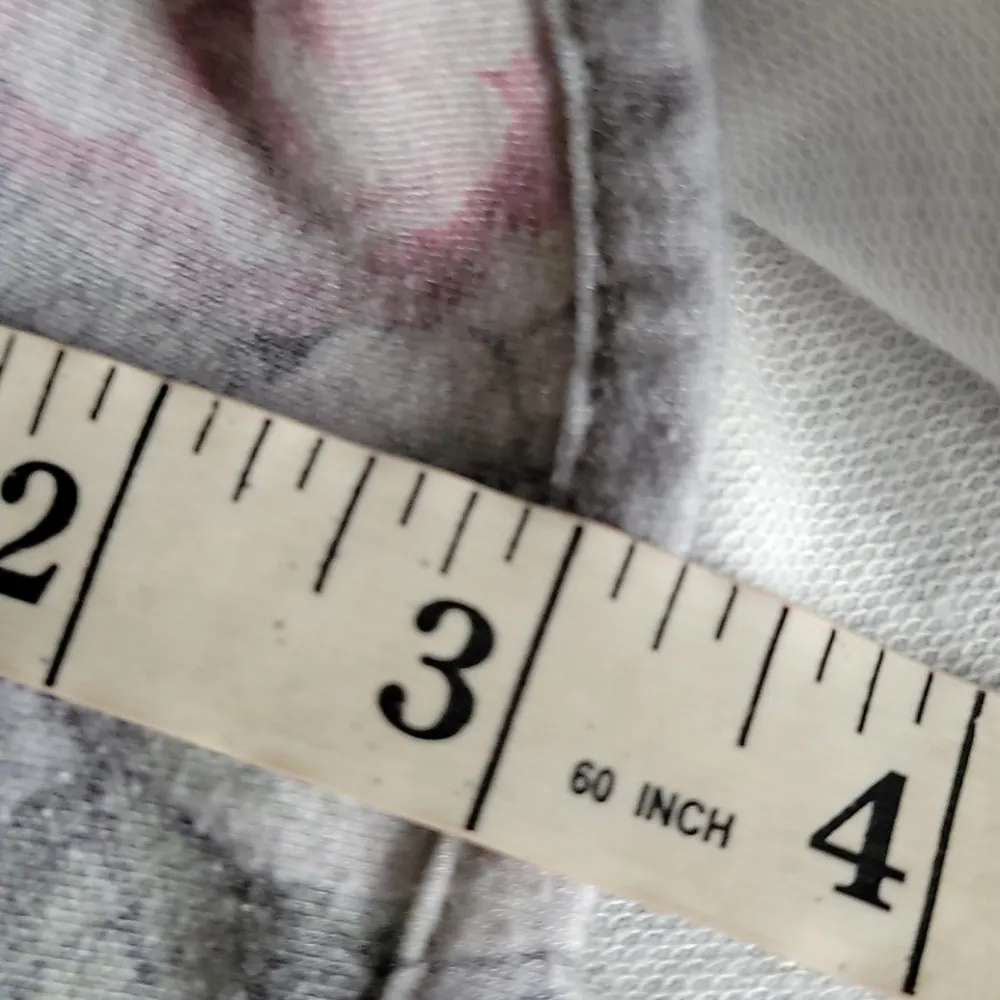 a glow A. Glow belly panel floral shorts size medium - Image 6