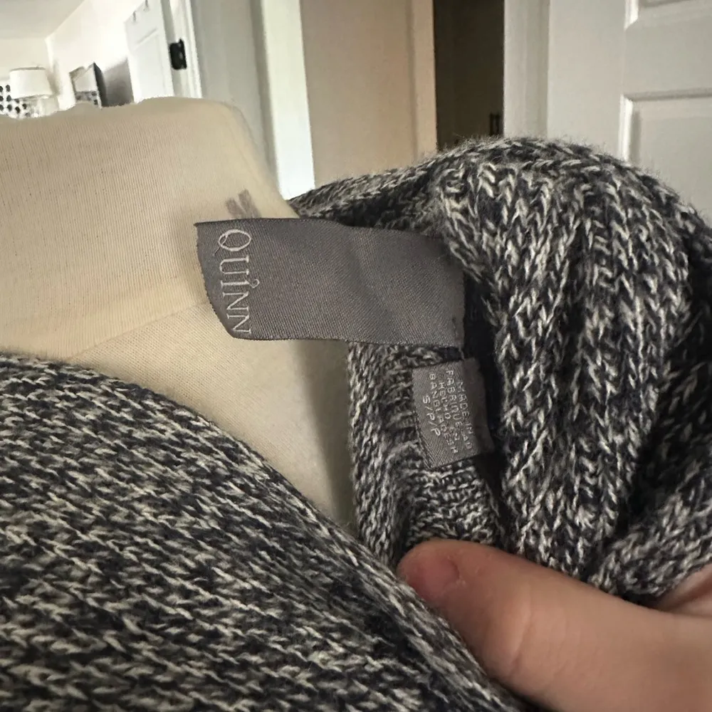 Quinn V Neck Sweater Size Small Blue - Image 6