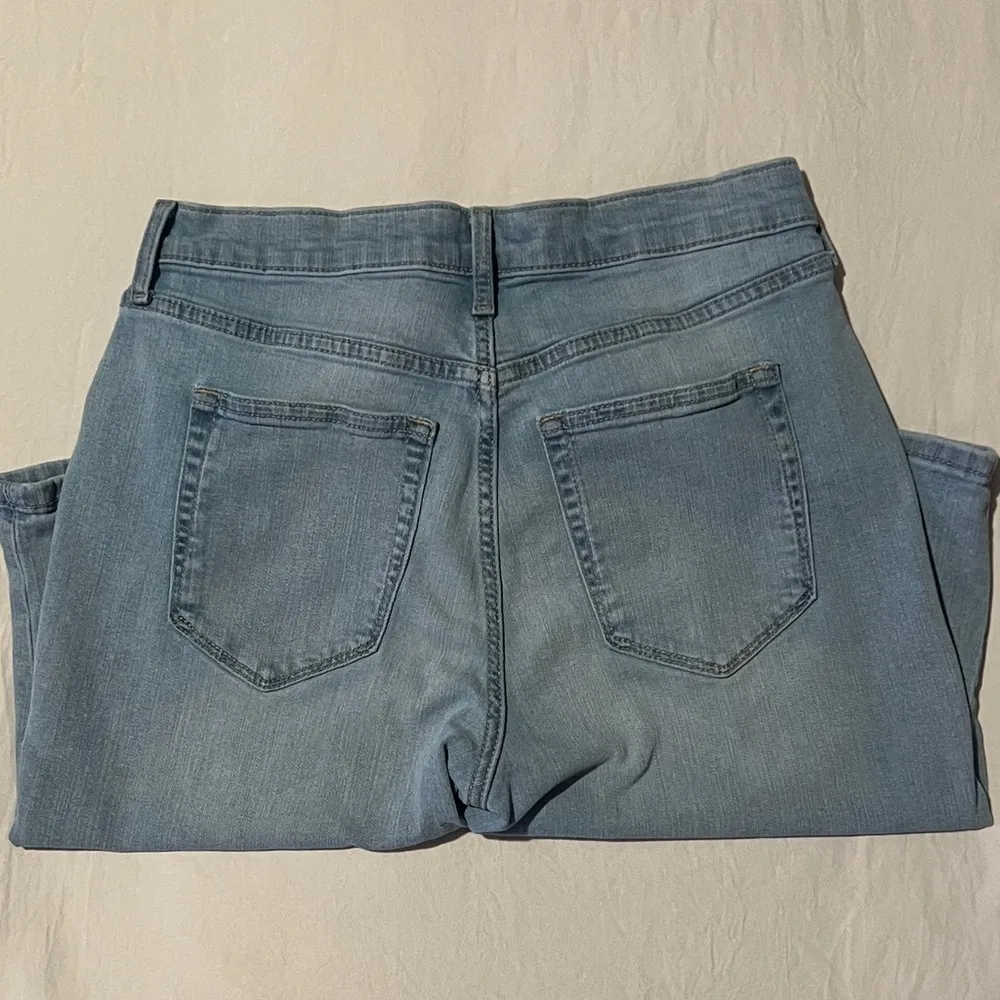 Used  Women’s Jeans Shorts Size 26/2 - Image 6