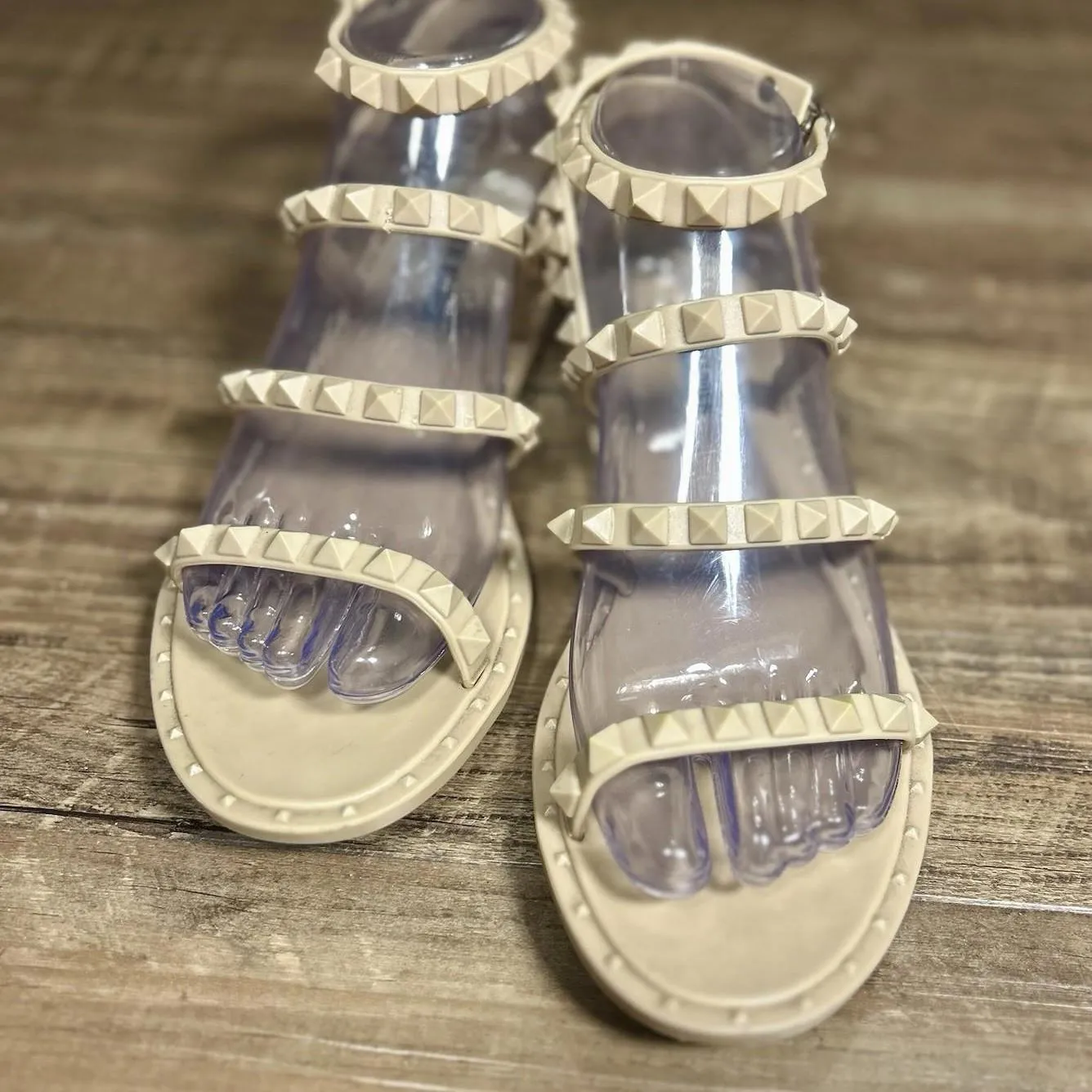 Steve Madden Tan Strappy Sandals W/Spike Embellishment Size 7 Womens - Image 7